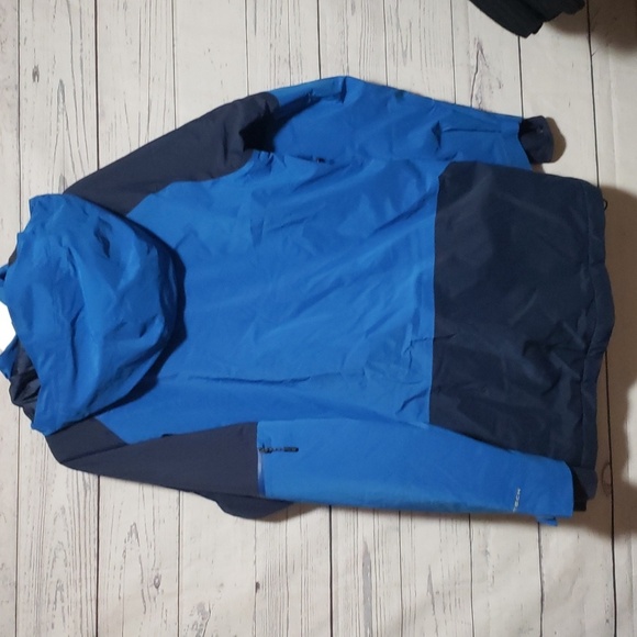 Columbia Omni Tech Jacket - Picture 10 of 10